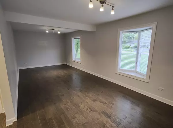Hinsdale, IL 60521,544 W 58th PL