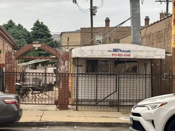 Chicago, IL 60639,5940 W Diversey AVE