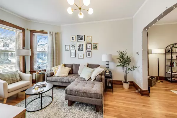 Chicago, IL 60613,3746 N Hermitage AVE