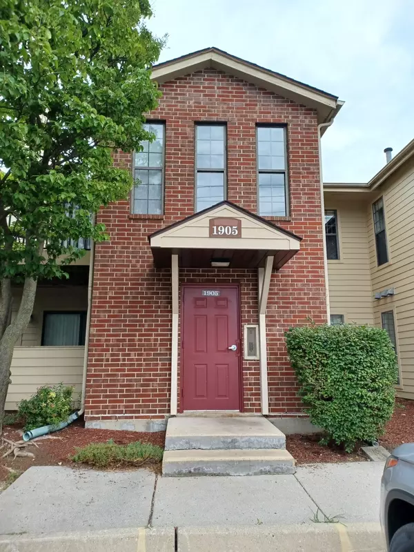 1905 N Hicks RD #206,  Palatine,  IL 60074