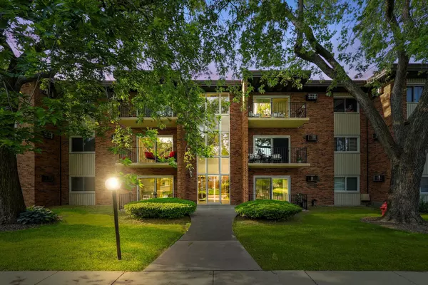 Oak Lawn, IL 60453,4113 W 97th PL #104
