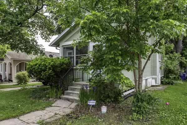 1502 Henry PL, Waukegan, IL 60085