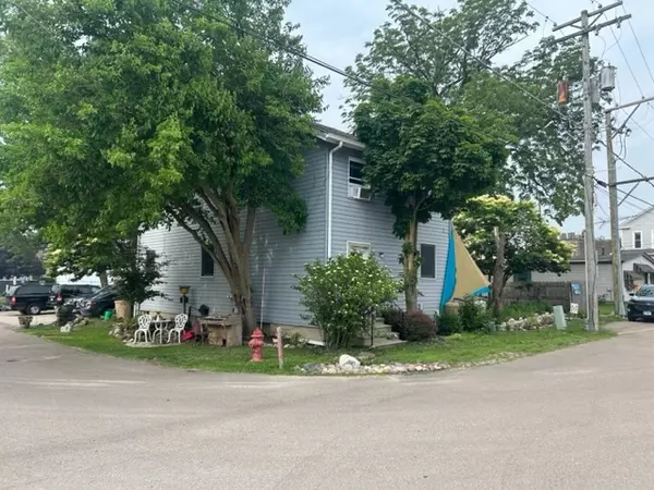 118 W North ST, Elburn, IL 60119