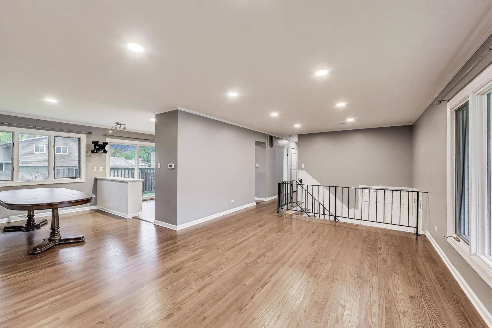 Palatine, IL 60074,654 N Robinson DR