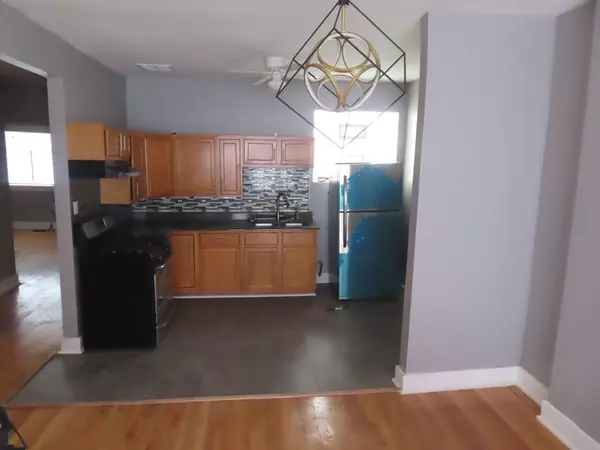 Chicago, IL 60637,6855 S King DR #2S