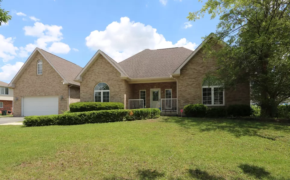 1053 Sycamore ST, Beecher, IL 60401