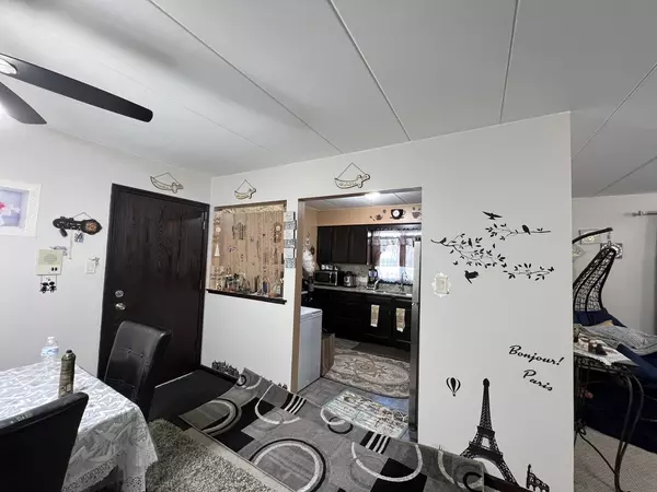Worth, IL 60482,10609 Southwest HWY #2A