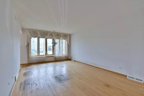 Harwood Heights, IL 60706,7624 W Ainslie ST