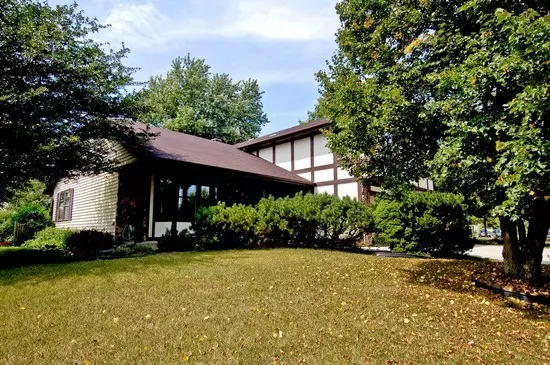 4080 N Parkside DR, Hoffman Estates, IL 60192
