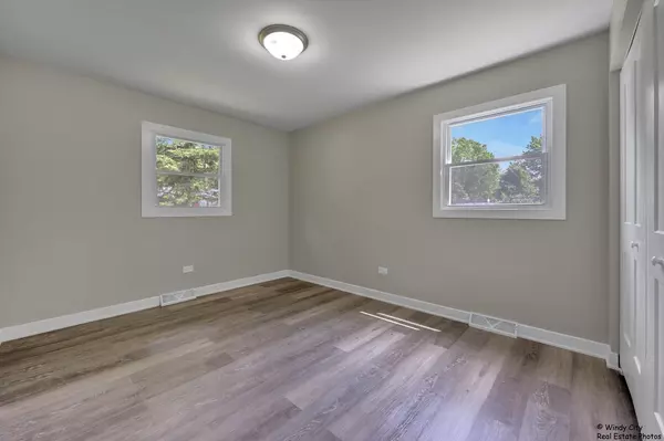 Elgin, IL 60123,381 Purdue LN