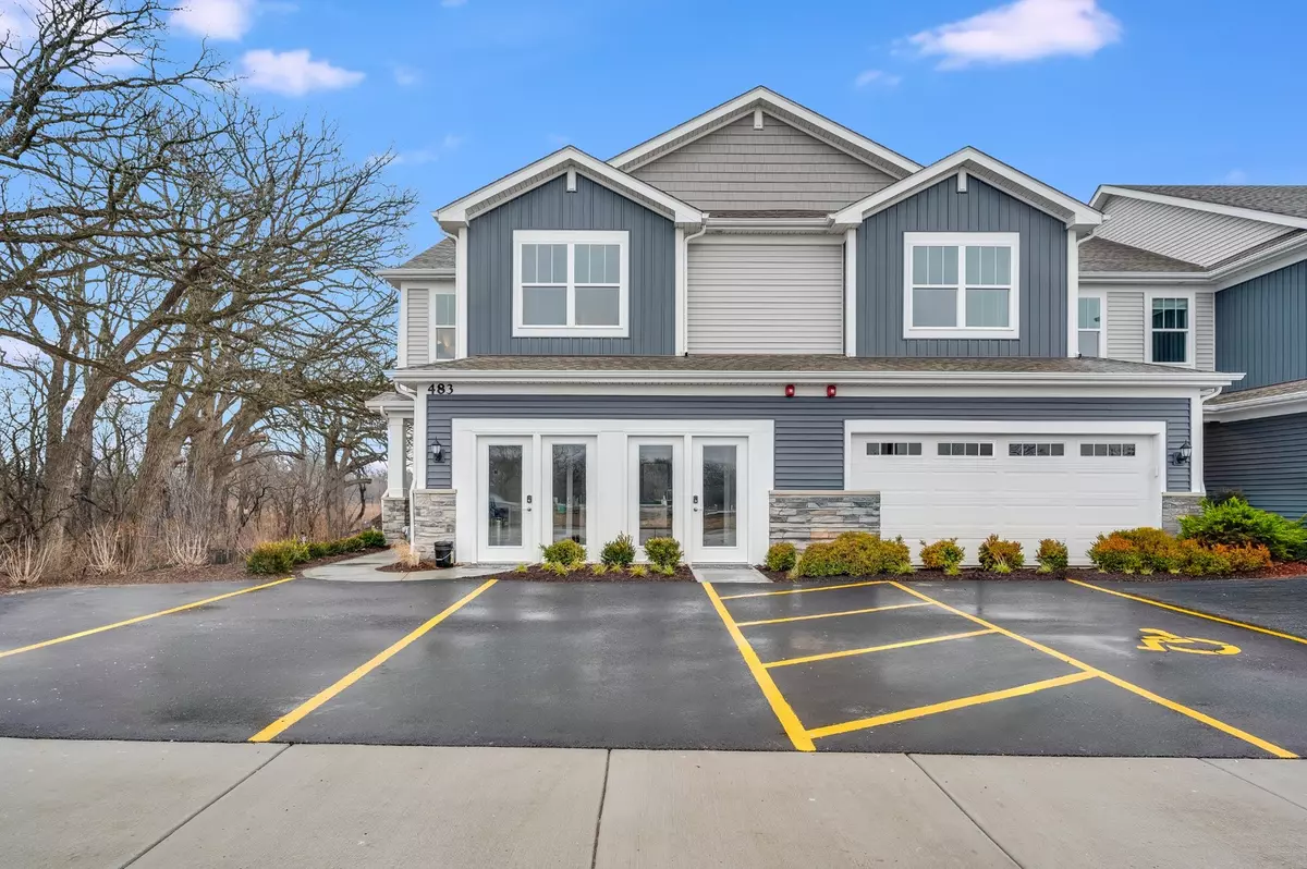 Crystal Lake, IL 60012,660 Cassia CT