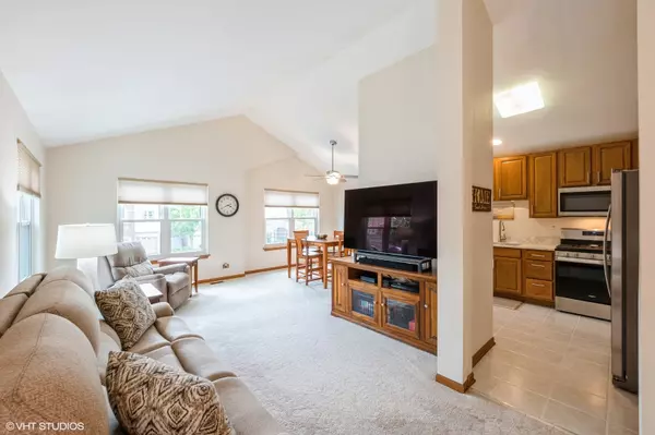 Vernon Hills, IL 60061,460 Pine Lake CIR