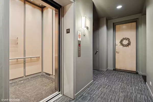 Chicago, IL 60642,1035 W Huron ST #402