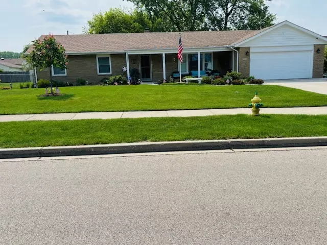 2250 Yeoman ST, Waukegan, IL 60085