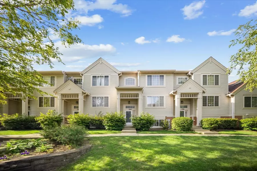 180 New Haven DR, Cary, IL 60013