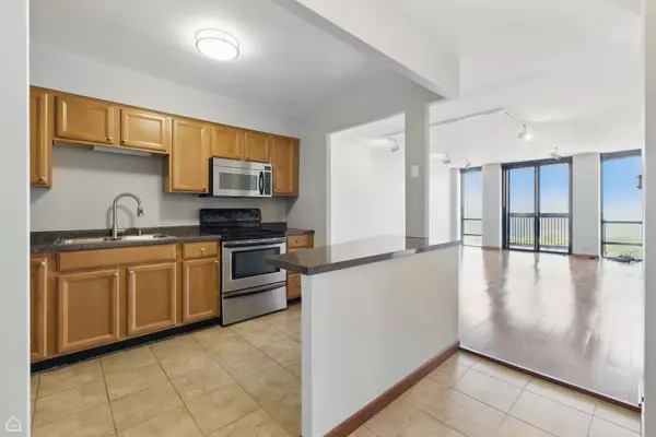 Chicago, IL 60614,1660 N LaSalle ST #2307