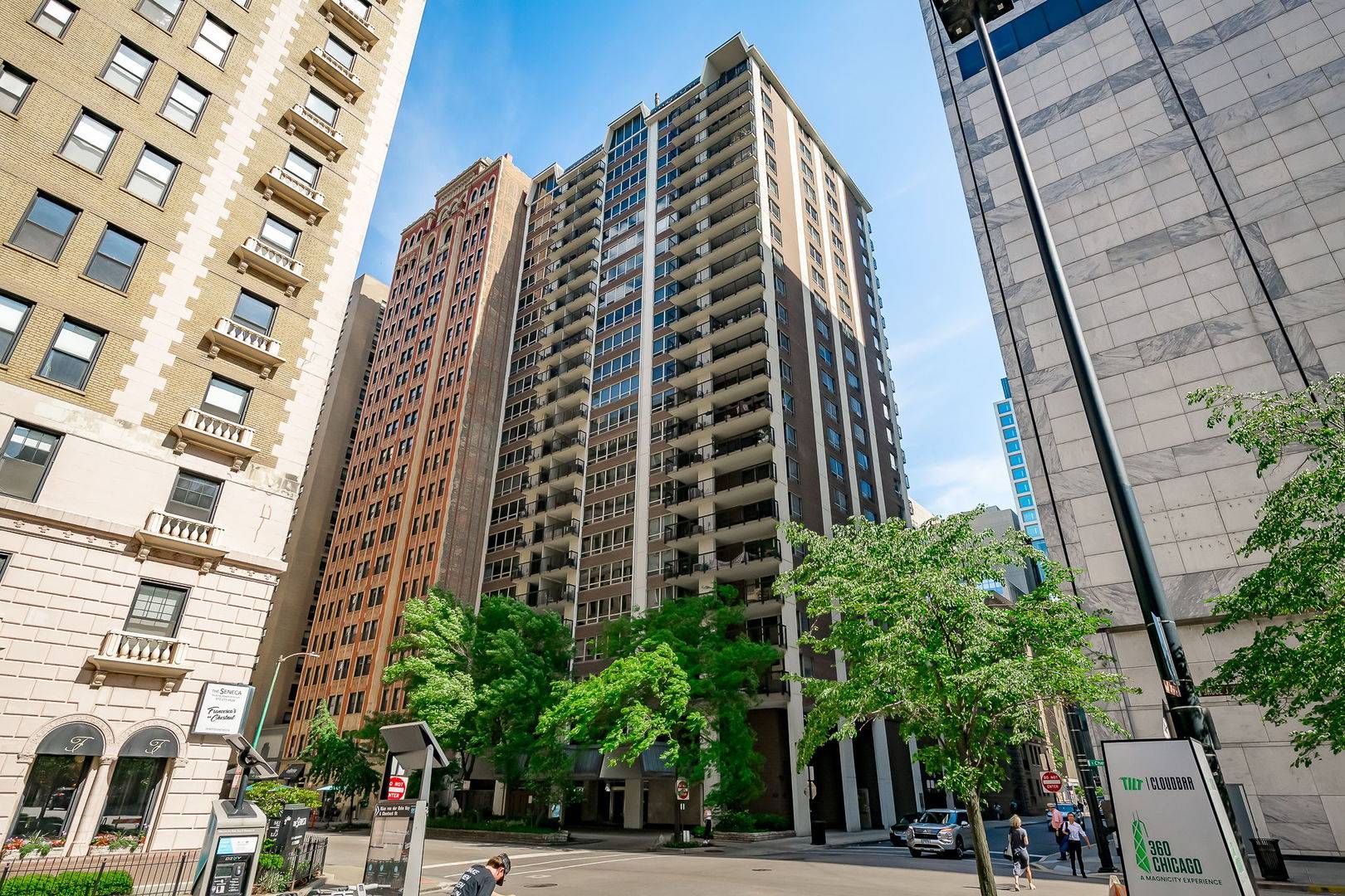 201 E Chestnut ST #21F, Chicago, IL 60611