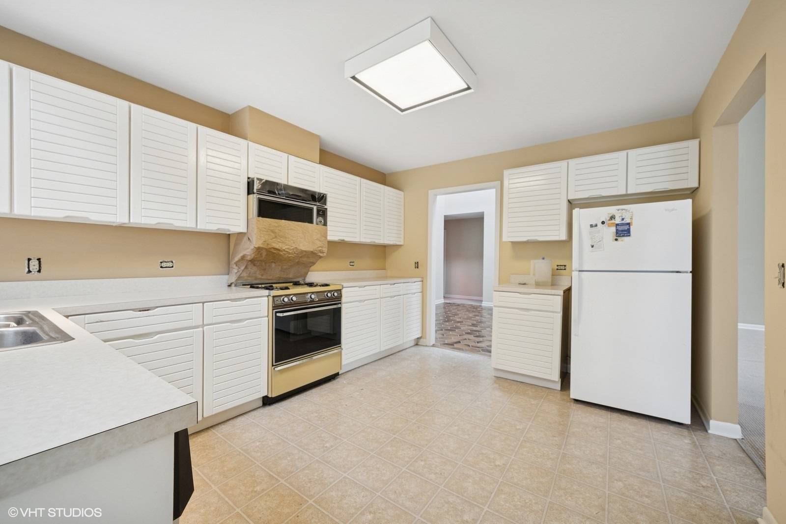 South Barrington, IL 60010,13 Chipping Campden DR