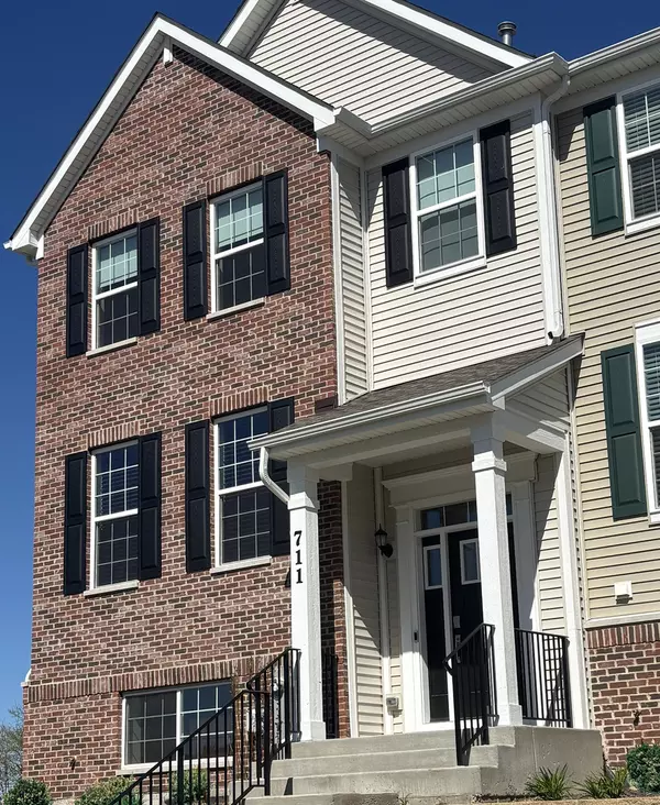 Lindenhurst, IL 60046,1509 Neubauer CIR #801
