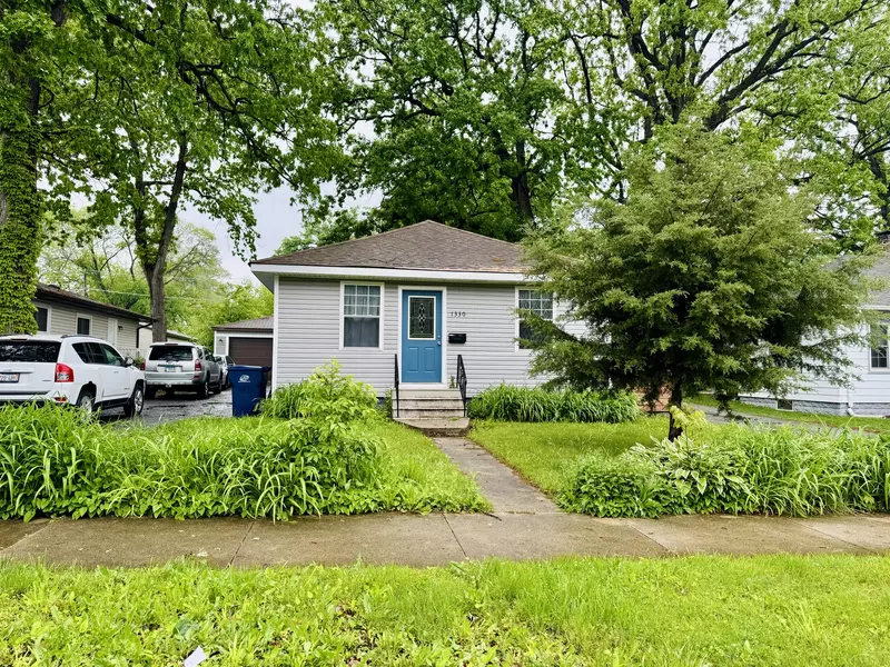 1330 Walnut ST, Waukegan, IL 60085