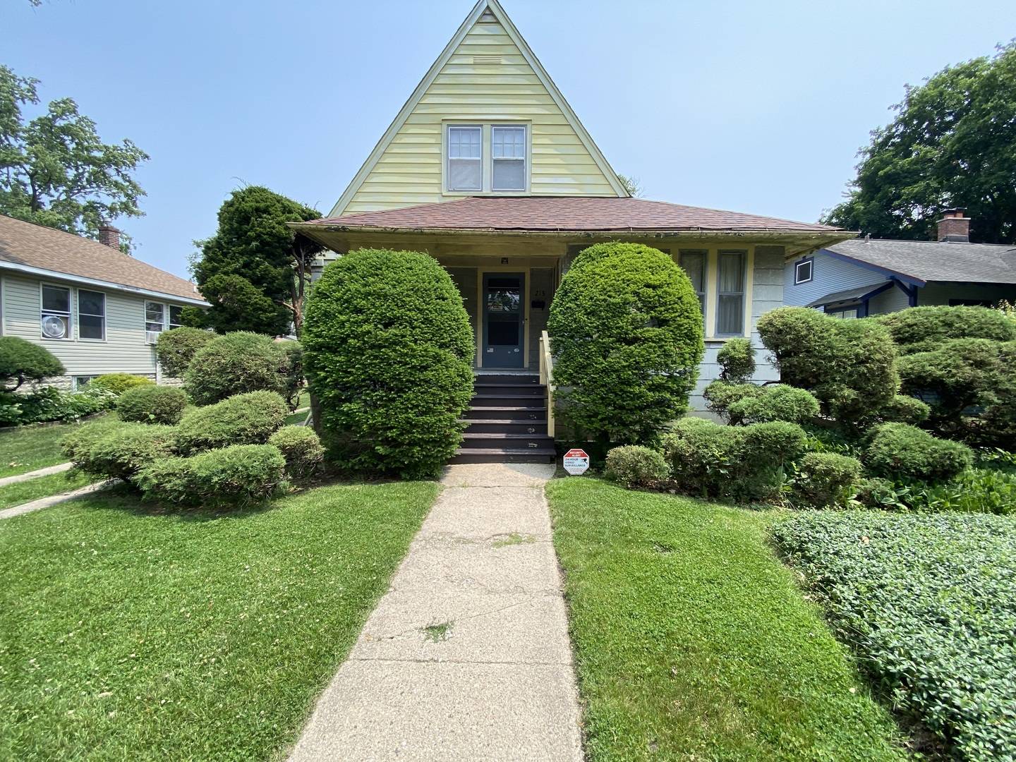 213 S Yale AVE, Villa Park, IL 60181