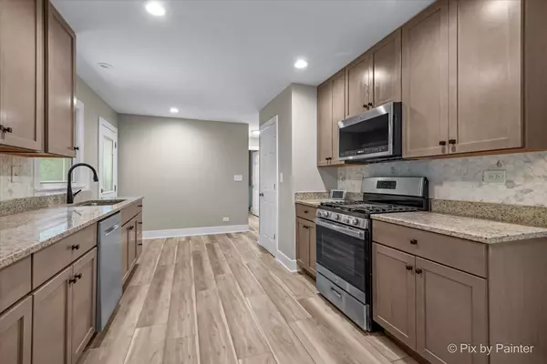 West Chicago, IL 60185,28W151 Hickory LN