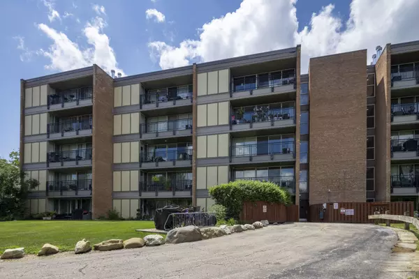 6020 Oakwood DR #2F, Lisle, IL 60532