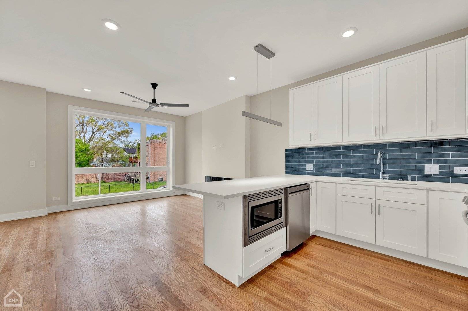 Chicago, IL 60653,4611 S Saint Lawrence AVE #101