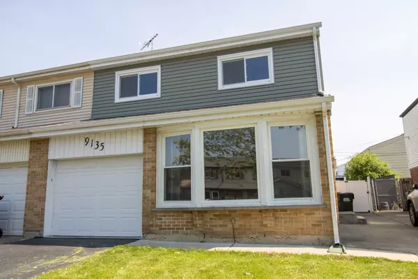Des Plaines, IL 60016,9135 Hollyberry AVE