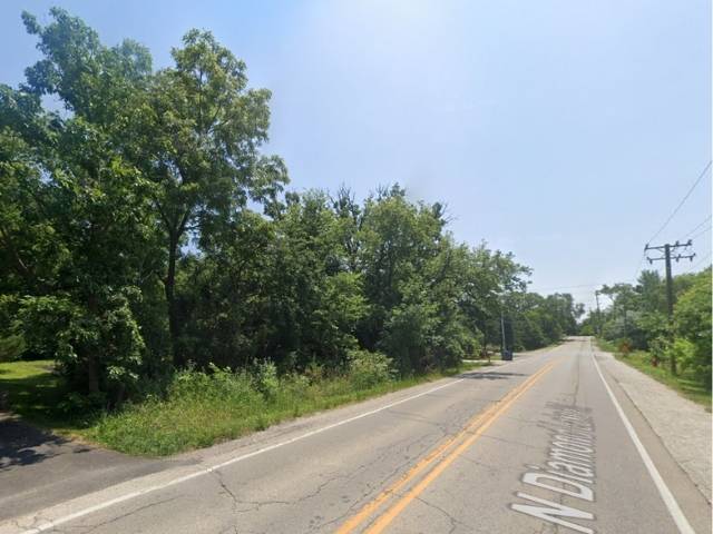 26251 N Diamond Lake RD, Mundelein, IL 60060