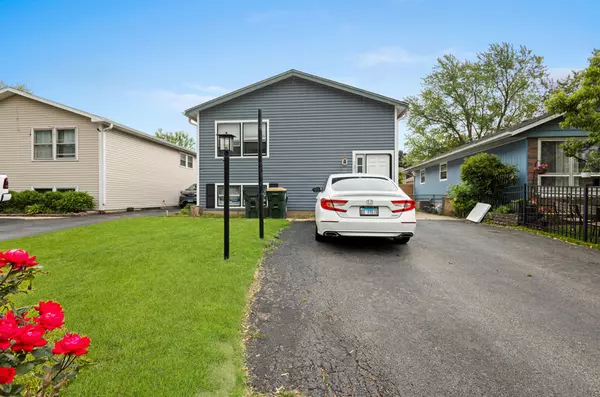 1311 Juneway TER, Round Lake Beach, IL 60073