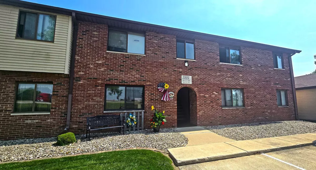 Urbana, IL 61802,1301 Clifford AVE #8
