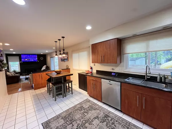 Buffalo Grove, IL 60089,10 Chestnut CT E