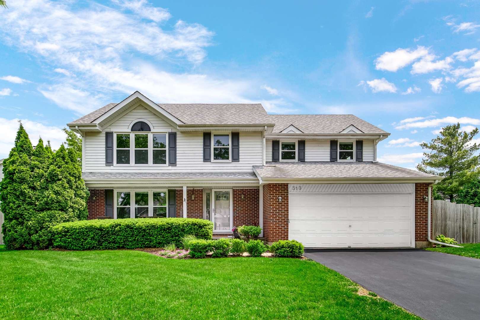 313 Sutcliffe CIR, Vernon Hills, IL 60061