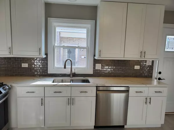 Wilmette, IL 60091,542 Laramie AVE