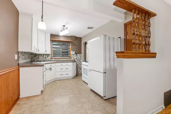 Burbank, IL 60459,7945 Lawler AVE