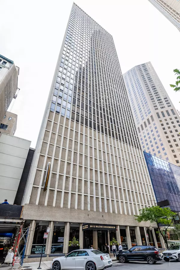 100 E Walton ST #38H, Chicago, IL 60611