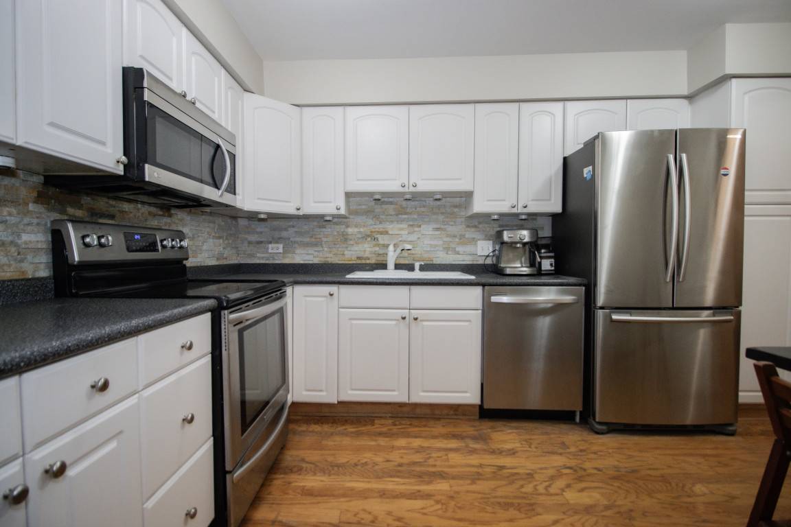 Evanston, IL 60201,1500 OAK AVE #4G