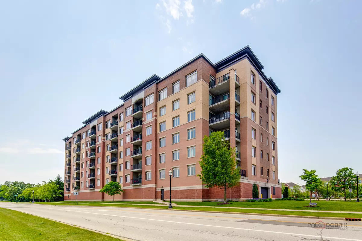 Vernon Hills, IL 60061,1199 E Port Clinton RD #209