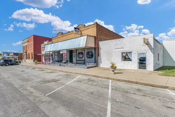 516 E Locust ST, Chatsworth, IL 60921