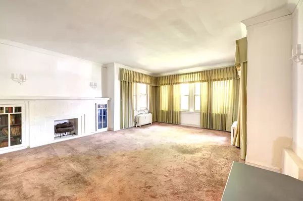 Chicago, IL 60619,8240 S Evans AVE