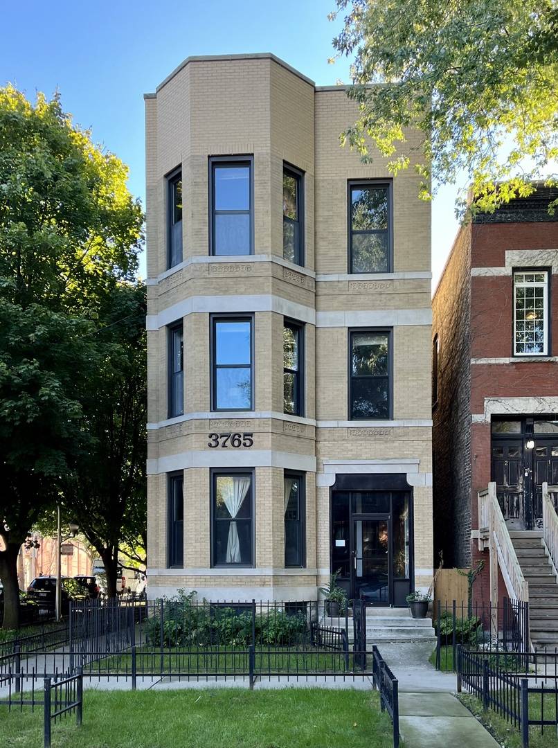 3765 N Kenmore AVE #3E, Chicago, IL 60613