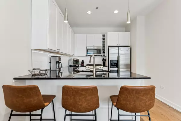 Chicago, IL 60654,150 W Superior ST #1103