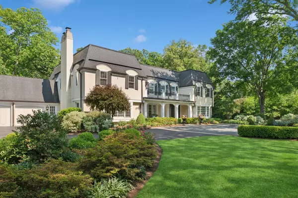 Lake Forest, IL 60045,611 Oak Knoll DR