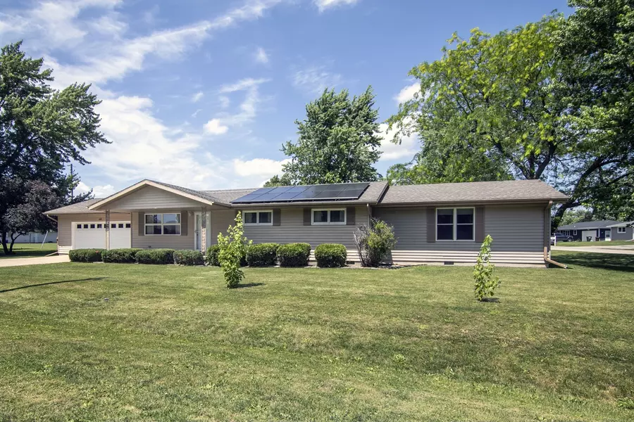 400 W Adams ST, Danforth, IL 60930