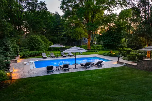 Naperville, IL 60540,1091 Johnson DR