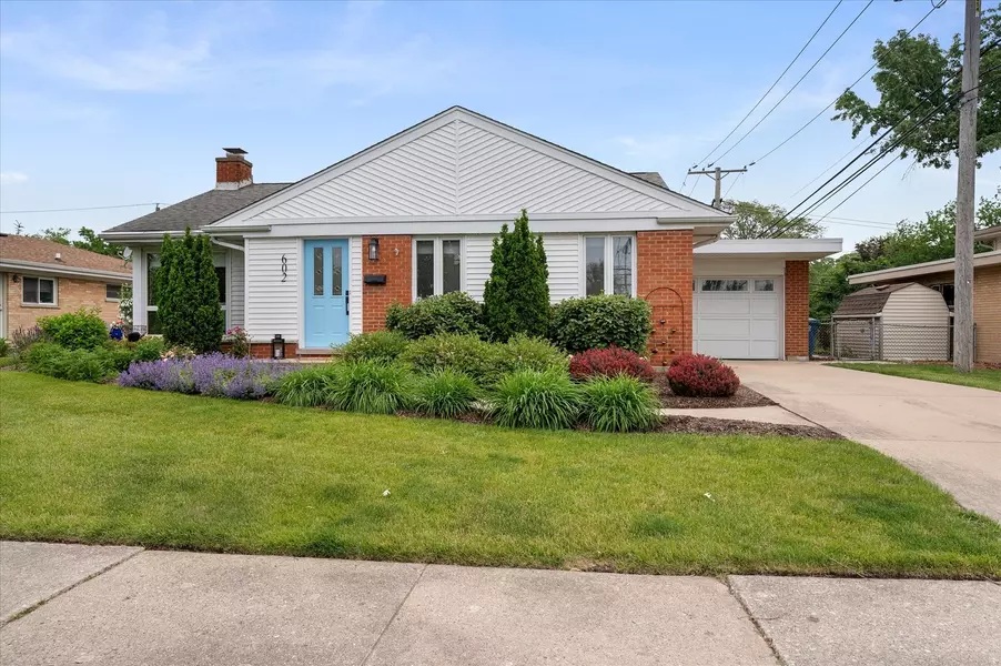 602 E Park AVE, Elmhurst, IL 60126