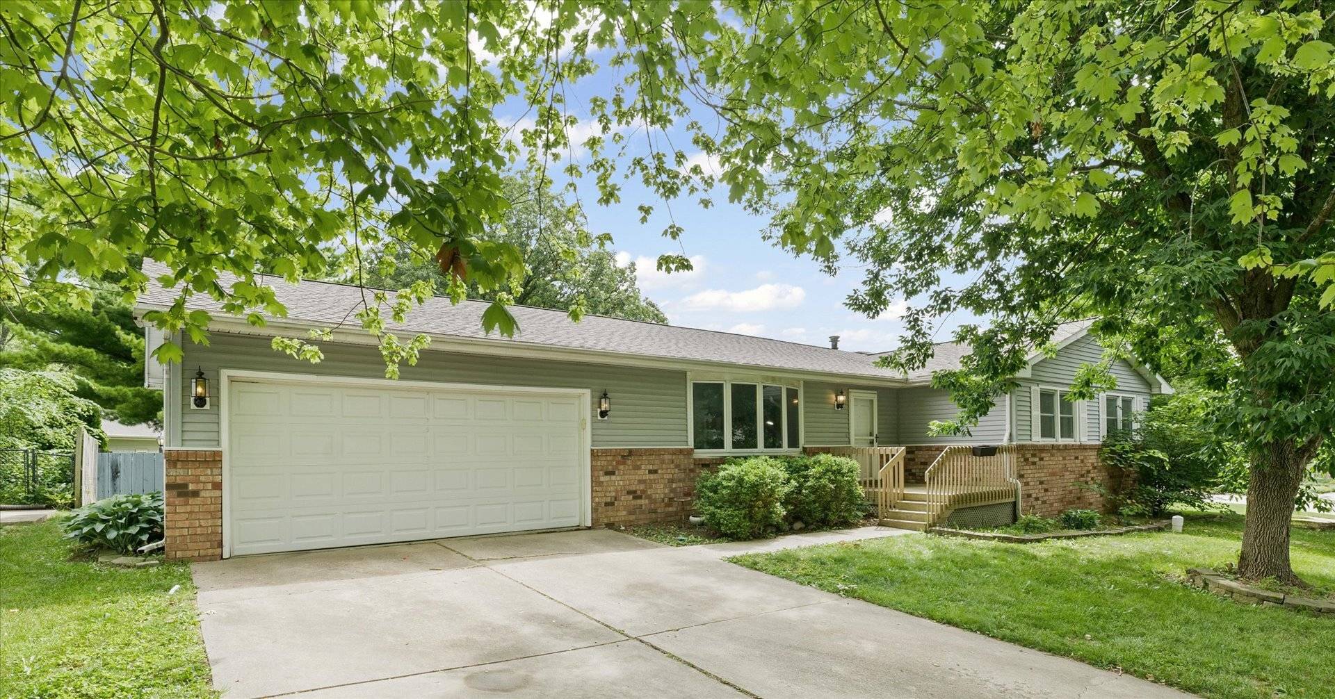 302 S Orr DR, Normal, IL 61761