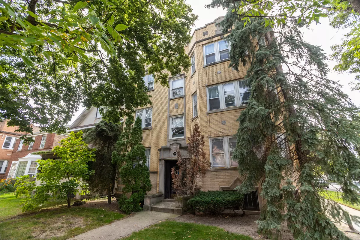 Chicago, IL 60645,7129 N Oakley AVE