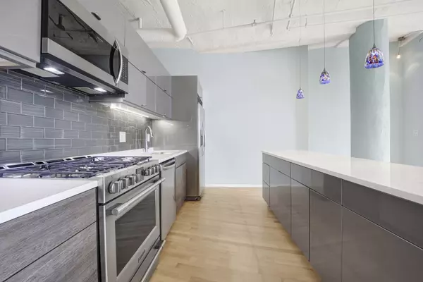 Chicago, IL 60605,1322 S Wabash AVE #807